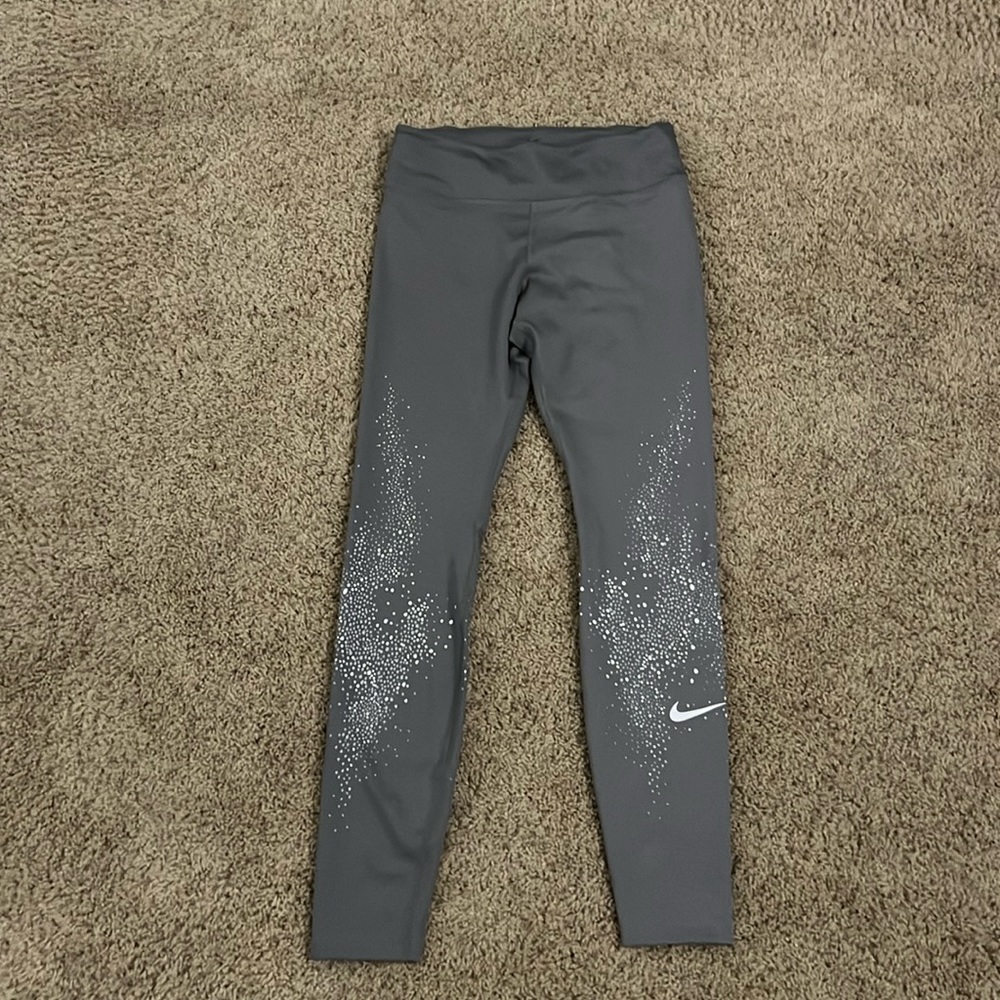 Nike dry fit size medium